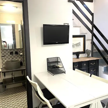 A Romantic Terrace In Colosseum Apartamento